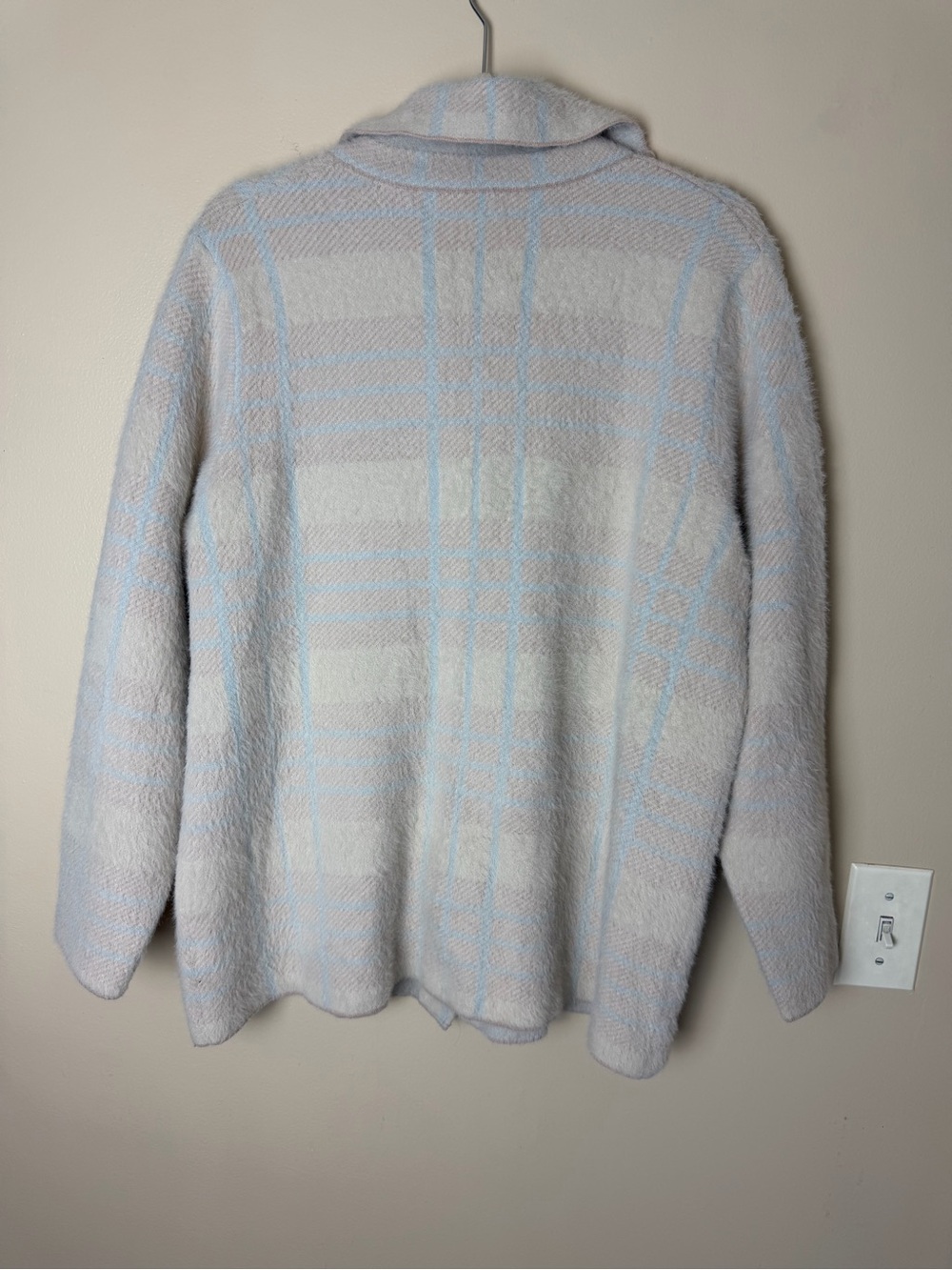 Rachel Zoe Fuzzy Plaid Shacket Jacket 1X Beige Blue Fuzzy Snap Front - Picture 7 of 9